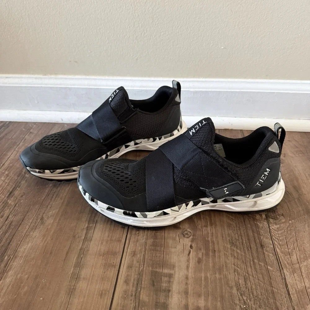 TIEM Slipstream Athletic Cycling Shoes Women's 8. Sneakers Black 2 Bolt 100001W